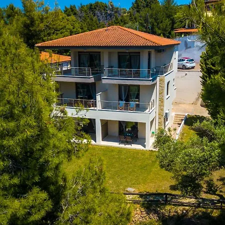 Akrogiali Maisonettes, Posidi Villa