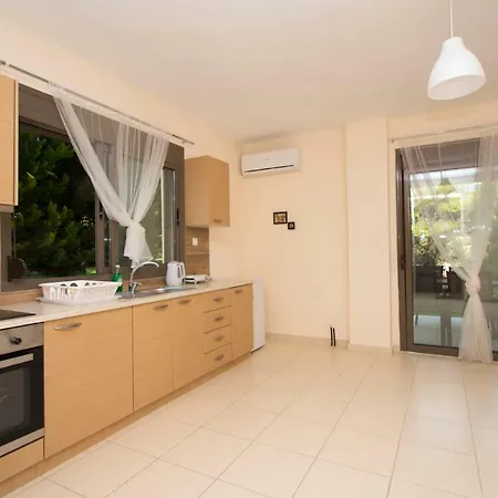 Akrogiali Maisonettes, Posidi Kalandra